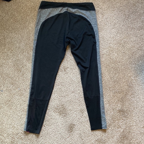 EUC Womens Large MTA Sport Legging with Pink and Gray Strip down side - Picture 5 of 5